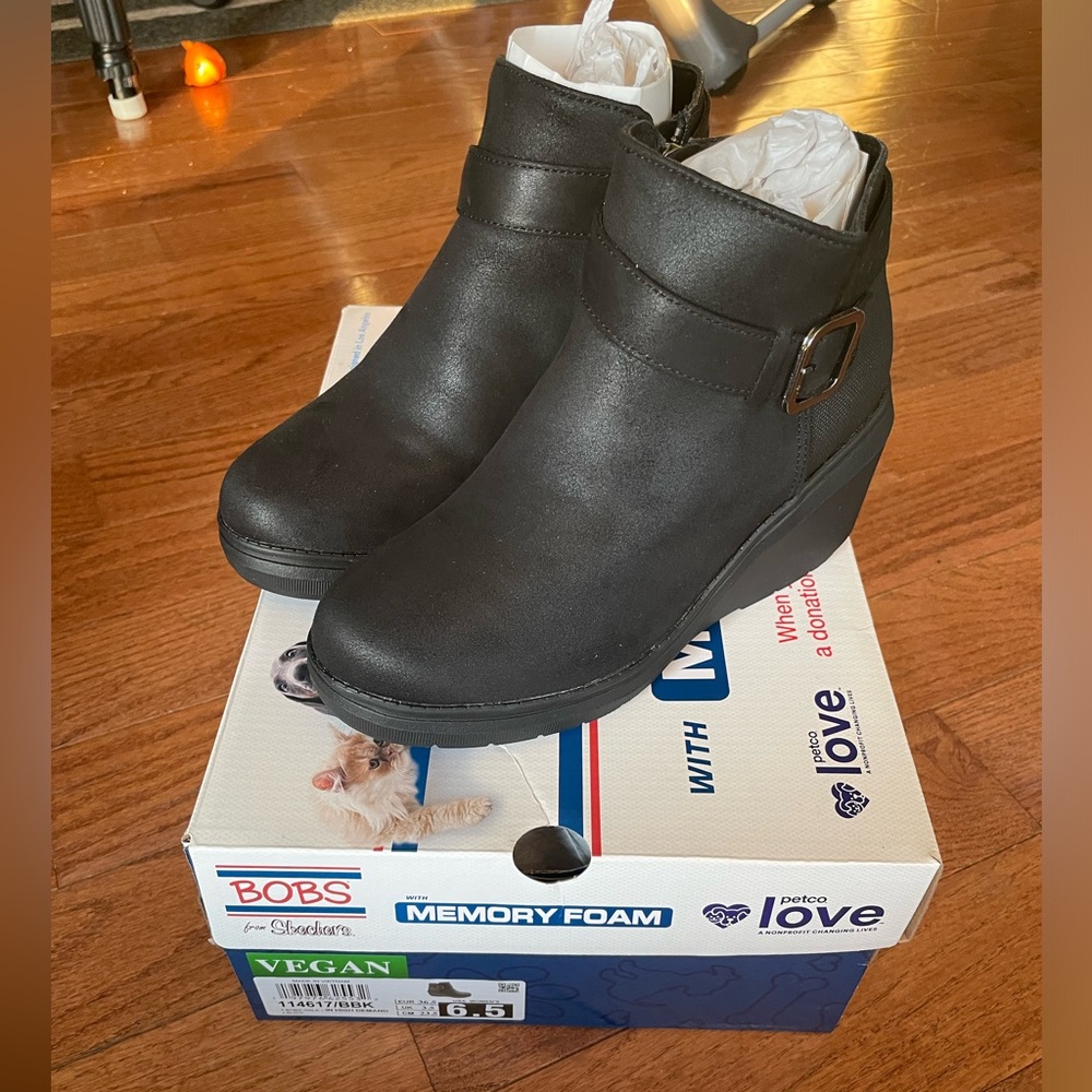 BNIB Bob’s Black Booties Size 6.5